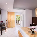 فندق Asterias يميناريا