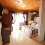 Asterias فندق