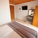فندق Asterias *