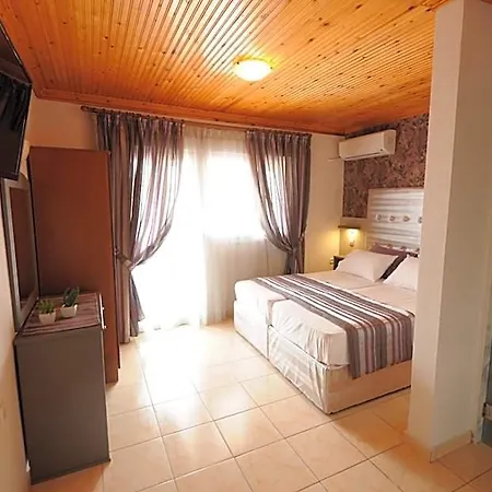 Asterias Hotel *